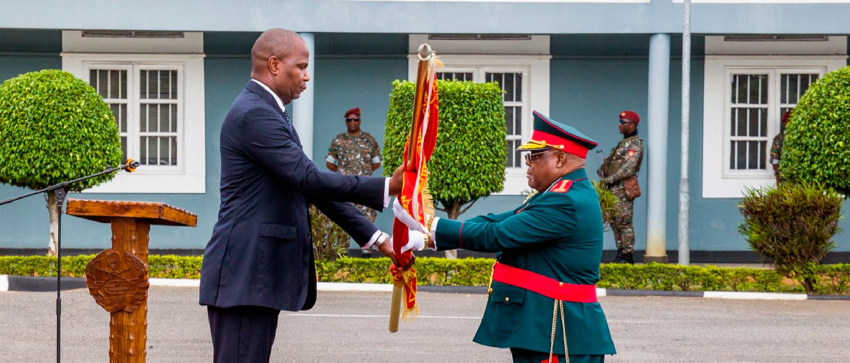 JÚLIO DOS SANTOS JANE É O NOVO CHEFE DO ESTADO-MAIOR GENERAL DAS FORÇAS ARMADAS DE DEFESA DE  MOÇAMBIQUE